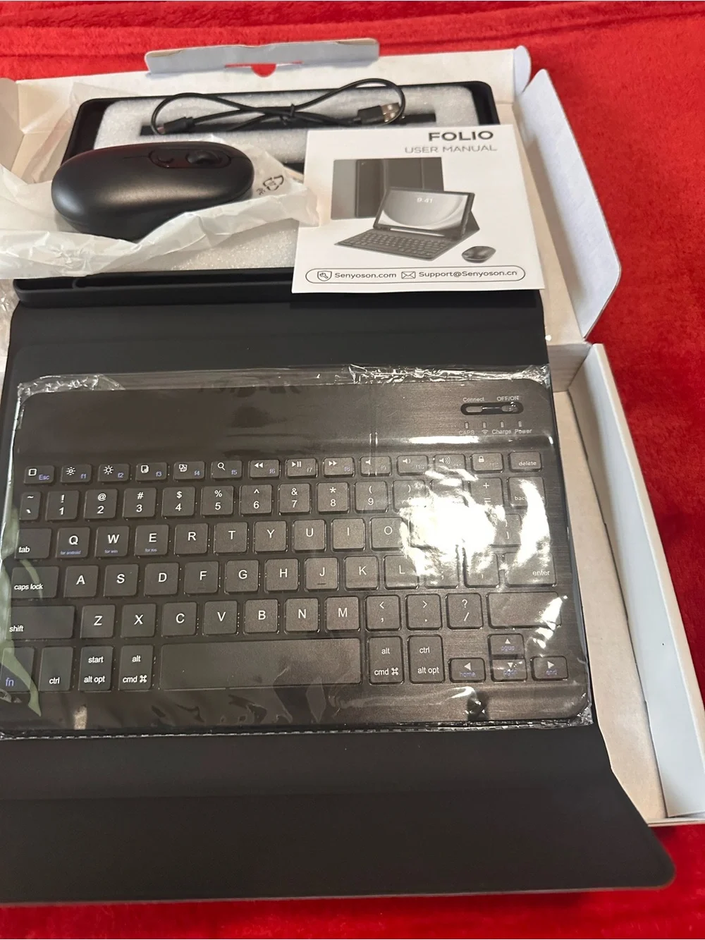 Case with Keyboard 3-Speed Mouse, 11-inch case , Detachable Magnetic Keyboard